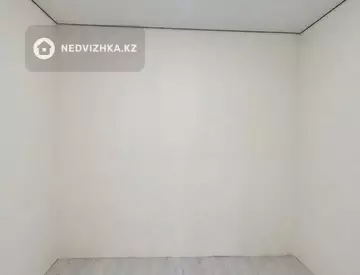 3-комнатная квартира, этаж 6 из 13, 65 м², миниатюра 2