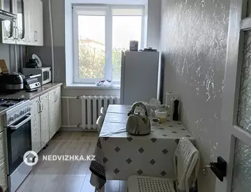4-комнатная квартира, этаж 3 из 9, 84 м², миниатюра 1