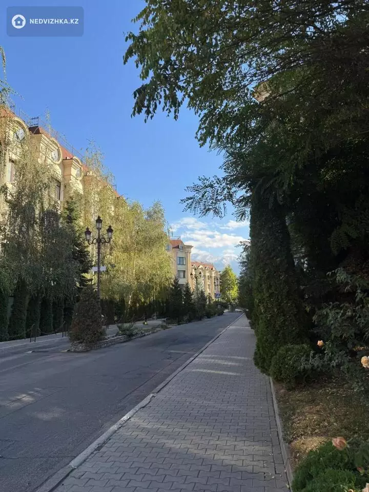 2-комнатная квартира, этаж 4 из 5, 113 м², фотография 3