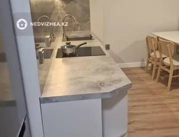 2-комнатная квартира, этаж 3 из 4, 53 м², На длительный срок