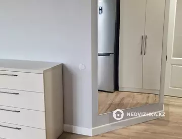 2-комнатная квартира, этаж 3 из 4, 53 м², На длительный срок