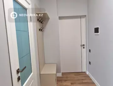 2-комнатная квартира, этаж 3 из 4, 53 м², На длительный срок