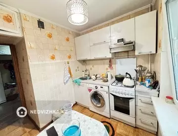2-комнатная квартира, этаж 3 из 4, 46 м², миниатюра 1