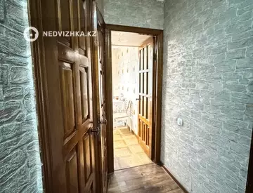 2-комнатная квартира, этаж 3 из 4, 46 м², миниатюра 2
