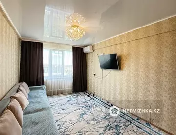 3-комнатная квартира, этаж 5 из 5, 70 м², миниатюра 2