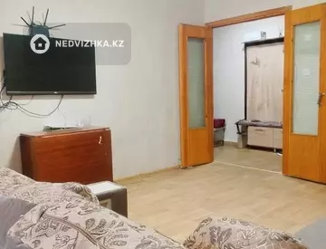 2-комнатная квартира, этаж 1 из 9, 56 м², миниатюра 1