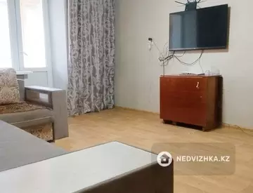 2-комнатная квартира, этаж 1 из 9, 56 м², миниатюра 2