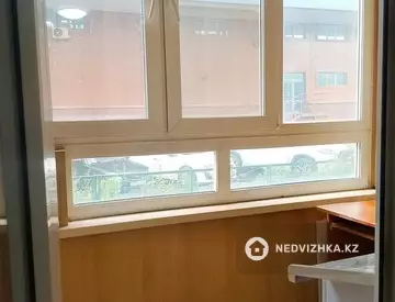 2-комнатная квартира, этаж 1 из 9, 56 м², миниатюра 12