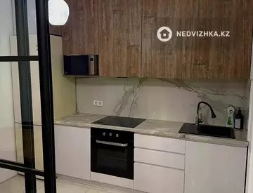 3-комнатная квартира, этаж 7 из 12, 95 м², На длительный срок, миниатюра 2