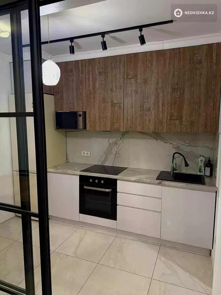 3-комнатная квартира, этаж 7 из 12, 95 м², На длительный срок, фотография 2