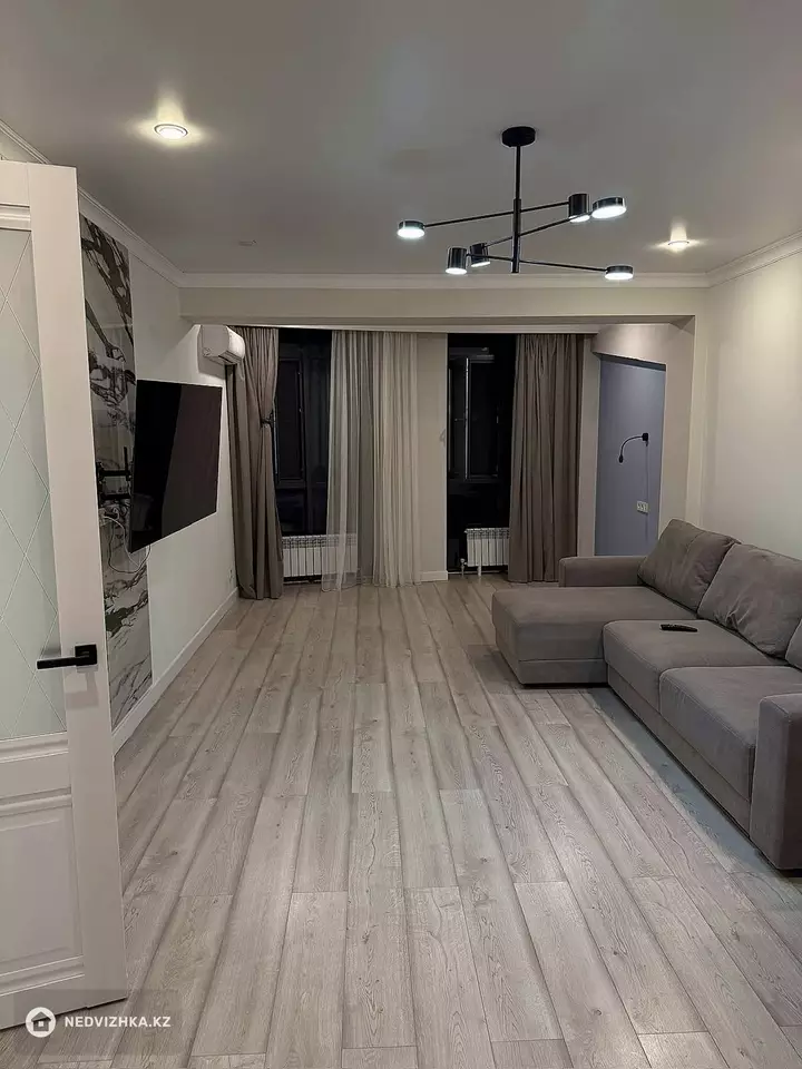 3-комнатная квартира, этаж 7 из 12, 95 м², На длительный срок, фотография 3