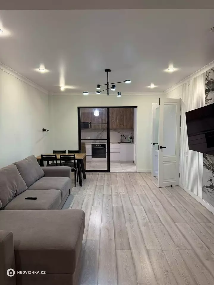 3-комнатная квартира, этаж 7 из 12, 95 м², На длительный срок