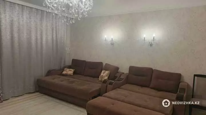 2-комнатная квартира, этаж 3 из 9, 71 м², фотография 3