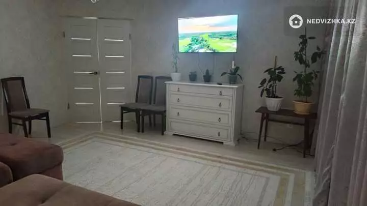 2-комнатная квартира, этаж 3 из 9, 71 м², фотография 4