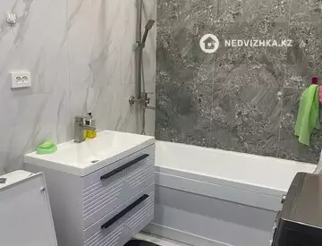 2-комнатная квартира, этаж 8 из 9, 63 м², На длительный срок, миниатюра 5