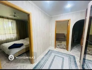 2-комнатная квартира, этаж 2 из 5, 10 м², Посуточно, миниатюра 8