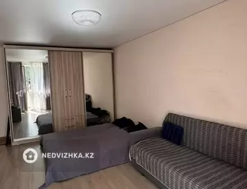 1-комнатная квартира, этаж 3 из 4, 33 м², миниатюра 2