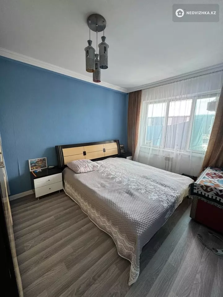 3-комнатная квартира, этаж 3 из 5, 90 м², фотография 2