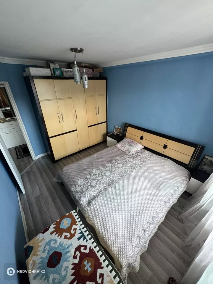 3-комнатная квартира, этаж 3 из 5, 90 м², фотография 4