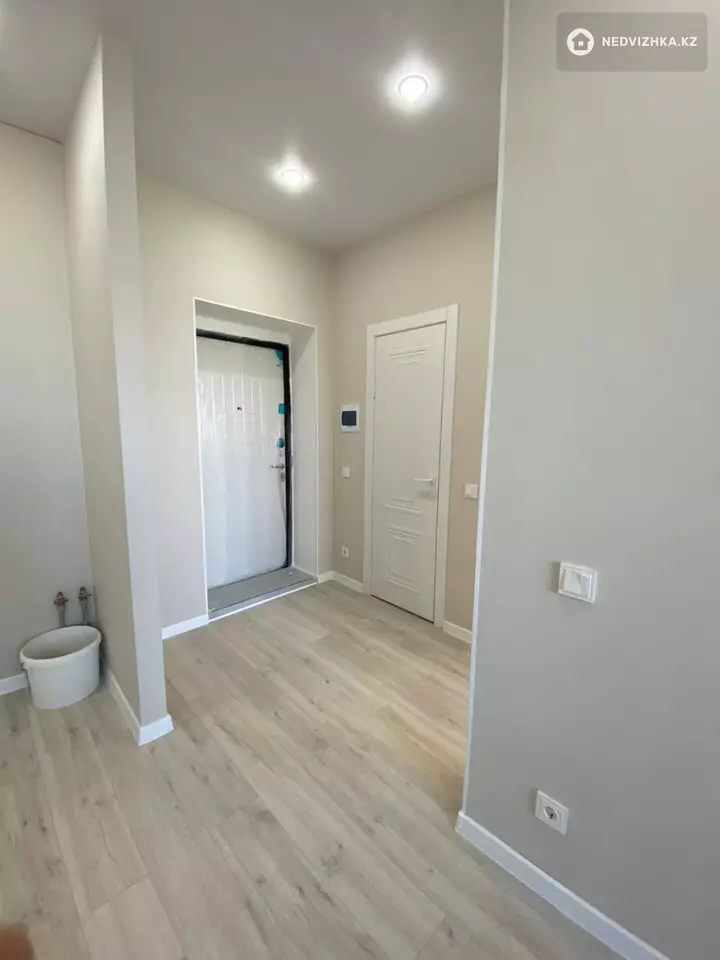 2-комнатная квартира, этаж 9 из 9, 37 м², фотография 5