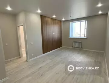 2-комнатная квартира, этаж 9 из 9, 37 м², миниатюра 2