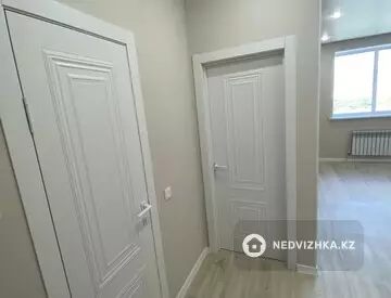 2-комнатная квартира, этаж 9 из 9, 37 м², миниатюра 4