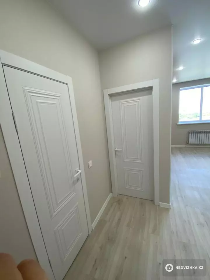 2-комнатная квартира, этаж 9 из 9, 37 м², фотография 4