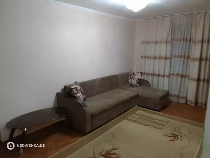3-комнатная квартира, этаж 1 из 4, 57 м², На длительный срок, фотография 2