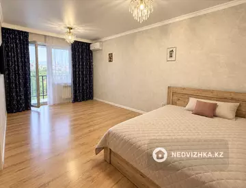 1-комнатная квартира, этаж 9 из 13, 44 м², миниатюра 1