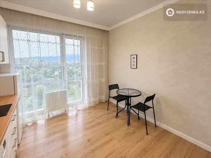 1-комнатная квартира, этаж 9 из 13, 44 м², фотография 2