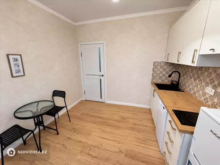 1-комнатная квартира, этаж 9 из 13, 44 м², фотография 3