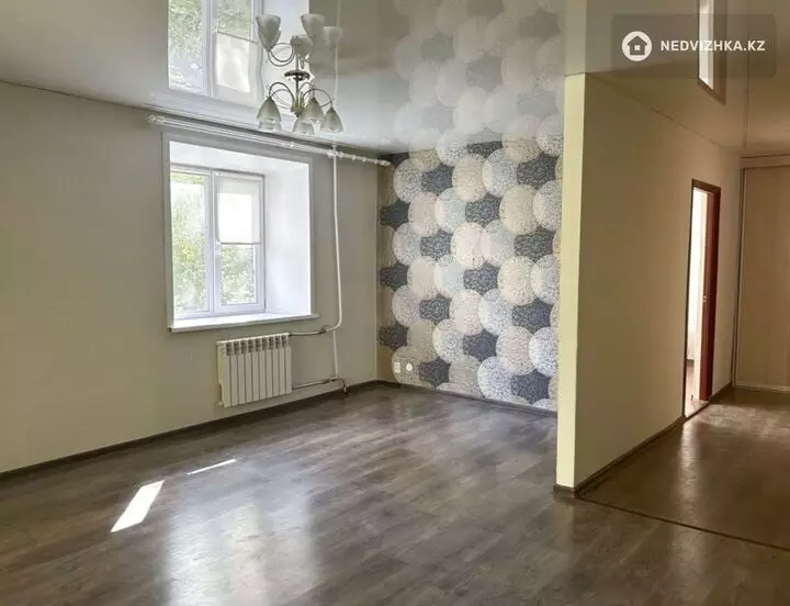 2-комнатная квартира, этаж 1 из 2, 51 м², фотография 3