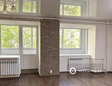 2-комнатная квартира, этаж 1 из 2, 51 м², миниатюра 1