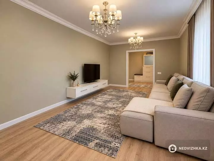 5-комнатная квартира, этаж 8 из 10, 140 м², фотография 2