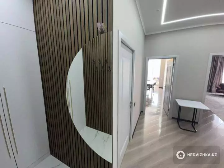 3-комнатная квартира, этаж 15 из 18, 105 м², фотография 3