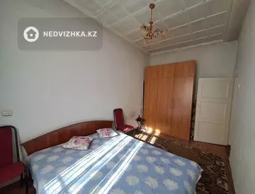 3-комнатная квартира, этаж 2 из 2, 62 м², На длительный срок, миниатюра 2