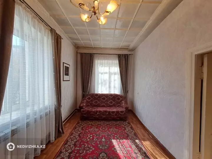 3-комнатная квартира, этаж 2 из 2, 62 м², На длительный срок, фотография 3