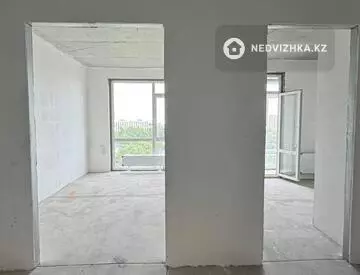 1-комнатная квартира, этаж 9 из 12, 42 м², миниатюра 3