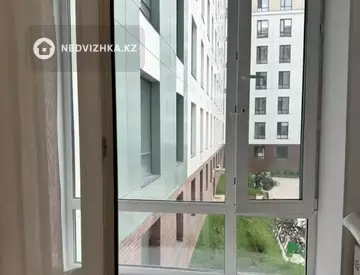 2-комнатная квартира, этаж 2 из 12, 47 м², миниатюра 2