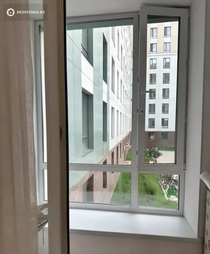 2-комнатная квартира, этаж 2 из 12, 47 м², фотография 2
