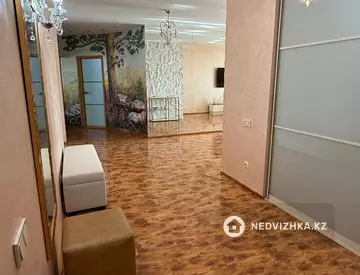 3-комнатная квартира, этаж 10 из 14, 114 м²