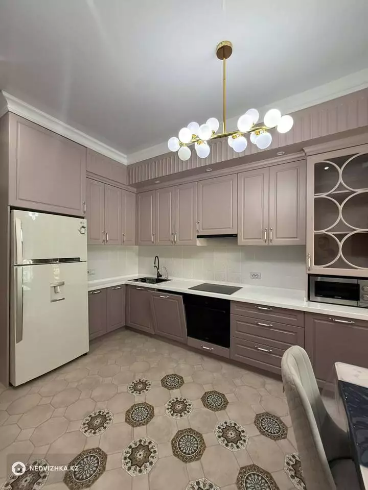4-бөлмелі пәтер, қабат 13 барлық қабат саны 16, 140 м², 5-фотосурет