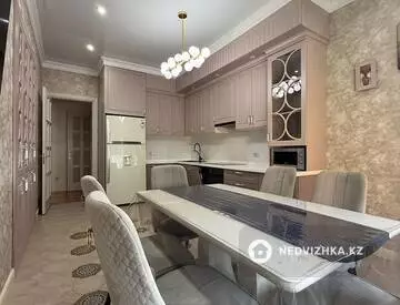 4-комнатная квартира, этаж 13 из 16, 140 м², миниатюра 1