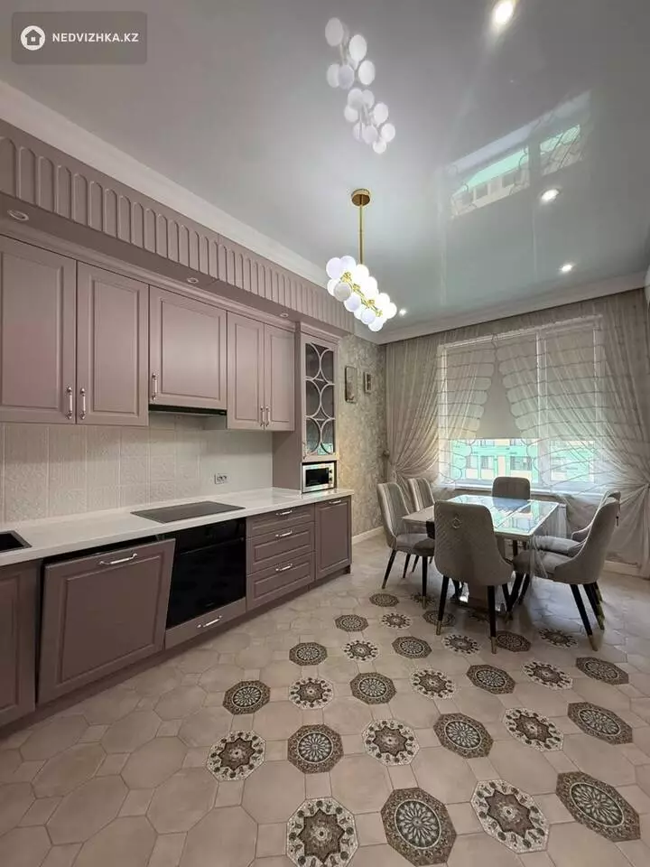 4-бөлмелі пәтер, қабат 13 барлық қабат саны 16, 140 м², 3-фотосурет