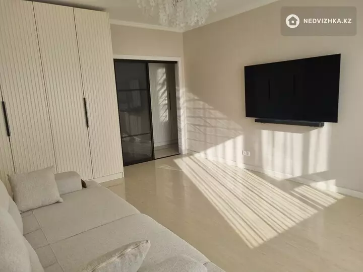 1-комнатная квартира, этаж 9 из 10, 46 м², фотография 3