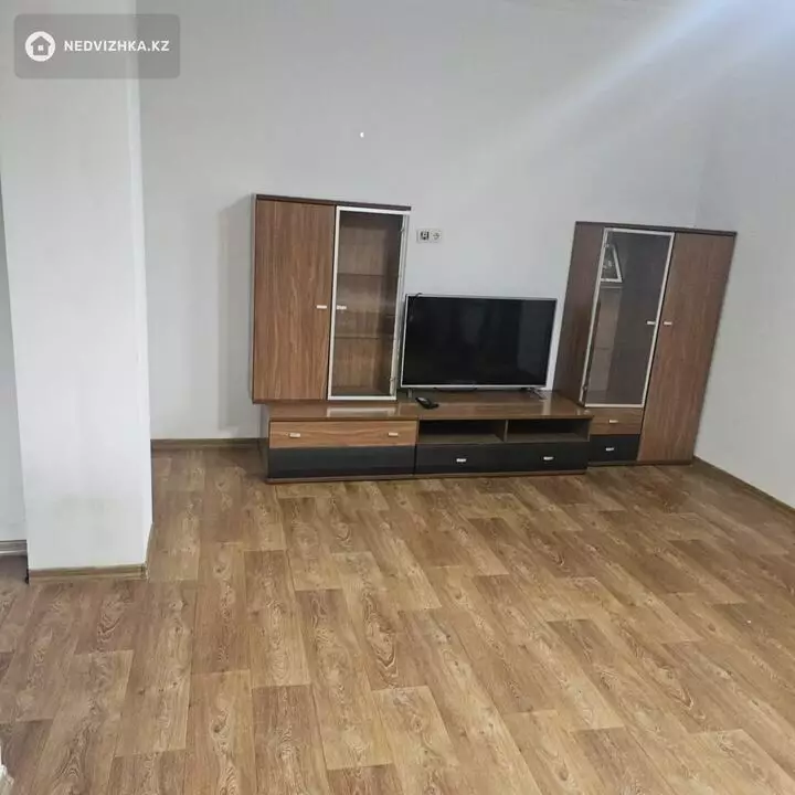 2-комнатная квартира, этаж 2 из 2, 48 м², На длительный срок, фотография 2