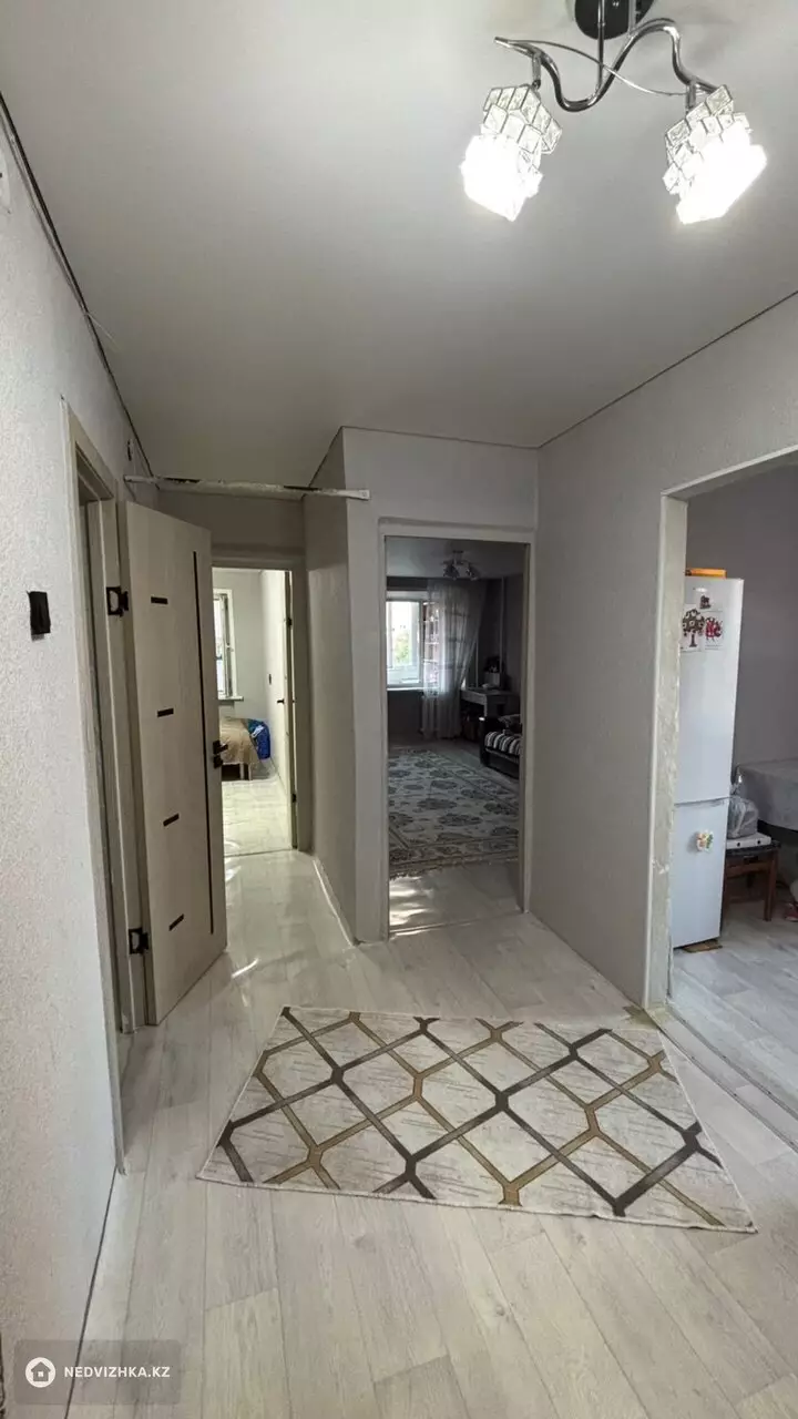 2-комнатная квартира, этаж 3 из 6, 52 м², фотография 4