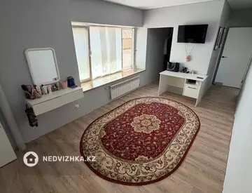 2-комнатная квартира, этаж 3 из 5, 69 м²