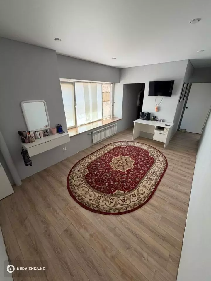 2-комнатная квартира, этаж 3 из 5, 69 м², фотография 5