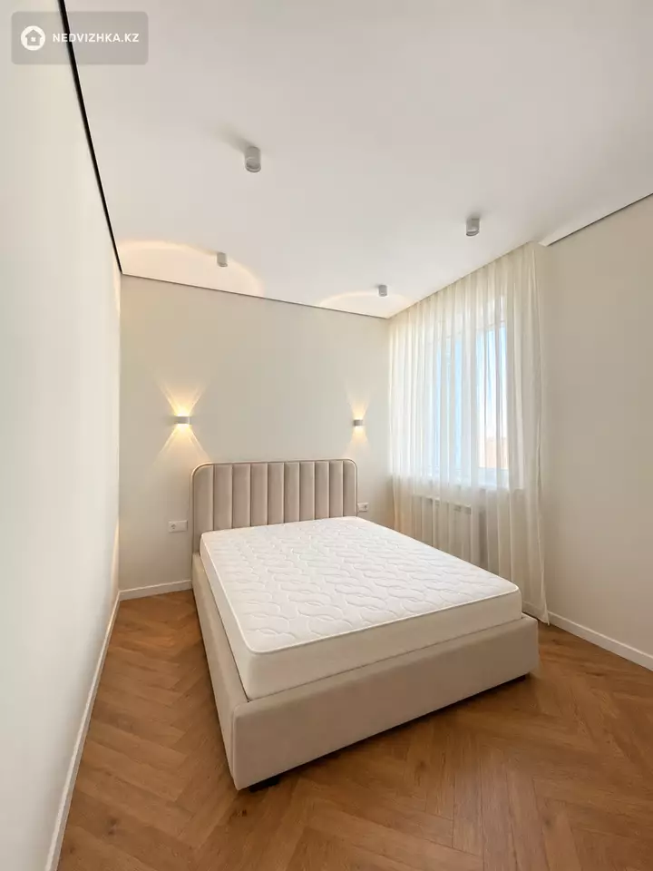 3-комнатная квартира, этаж 13 из 20, 70 м², На длительный срок, фотография 3
